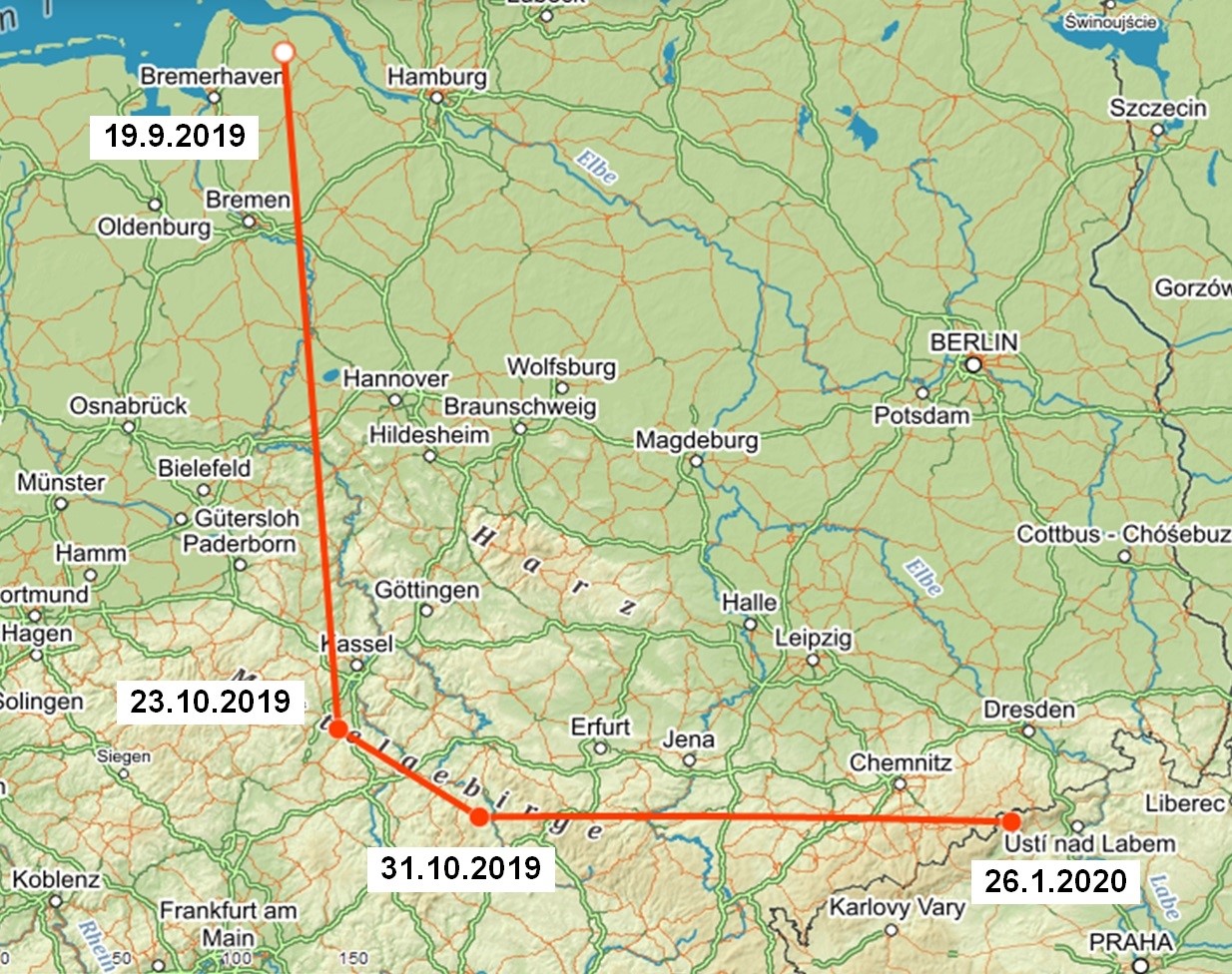 Mapa 1: Trajektorie záchytu rozmnožujícího se samce z teritoria Fláje. Zdroj © 2020 OWAD & ČZU