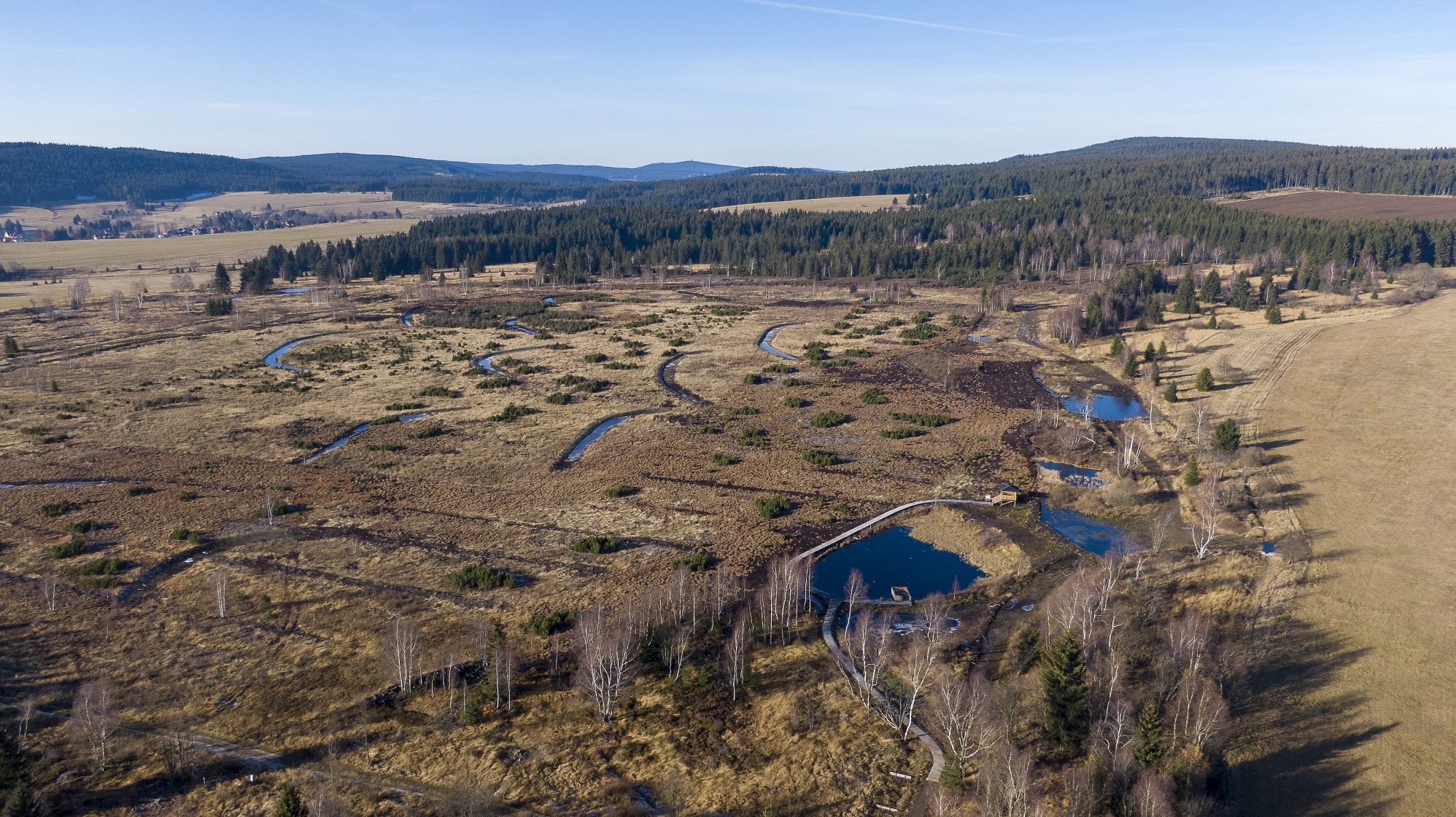 Revitalizační zásahy v Perninském rašeliništi, pohled  z dronu. Foto Petr Jakubes
