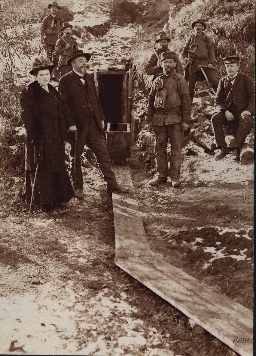 Hledání uranu v Oberwiesenthalu.  Zdroj dobová fotografie, archiv Petra Mikšíčka