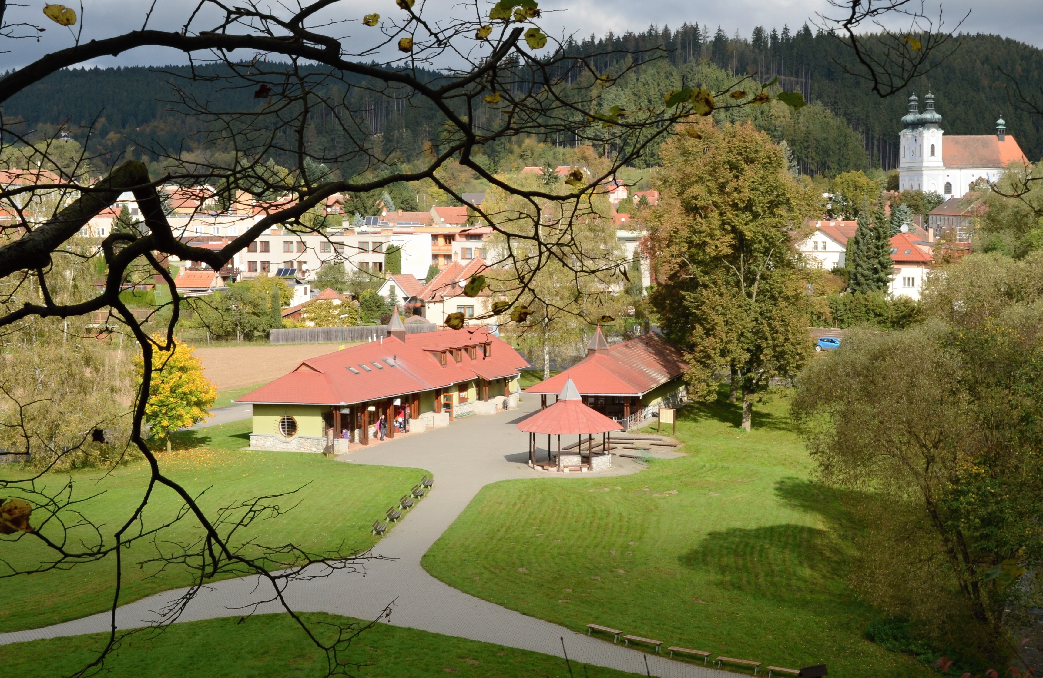 Obr. 4: Vstupní areál Sloupsko-šošůvských jeskyní. Foto: Leoš Štefka