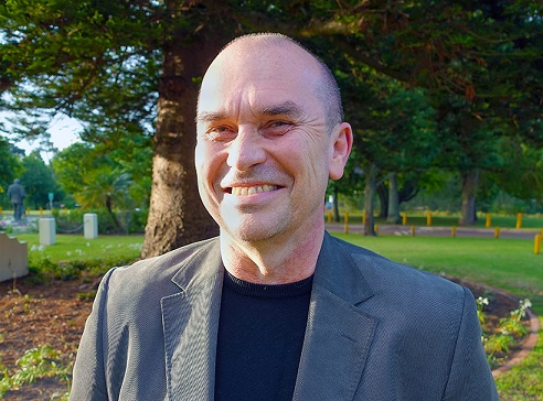prof. RNDr. Petr Pyšek, CSc. prof. RNDr. Petr Pyšek, CSc.